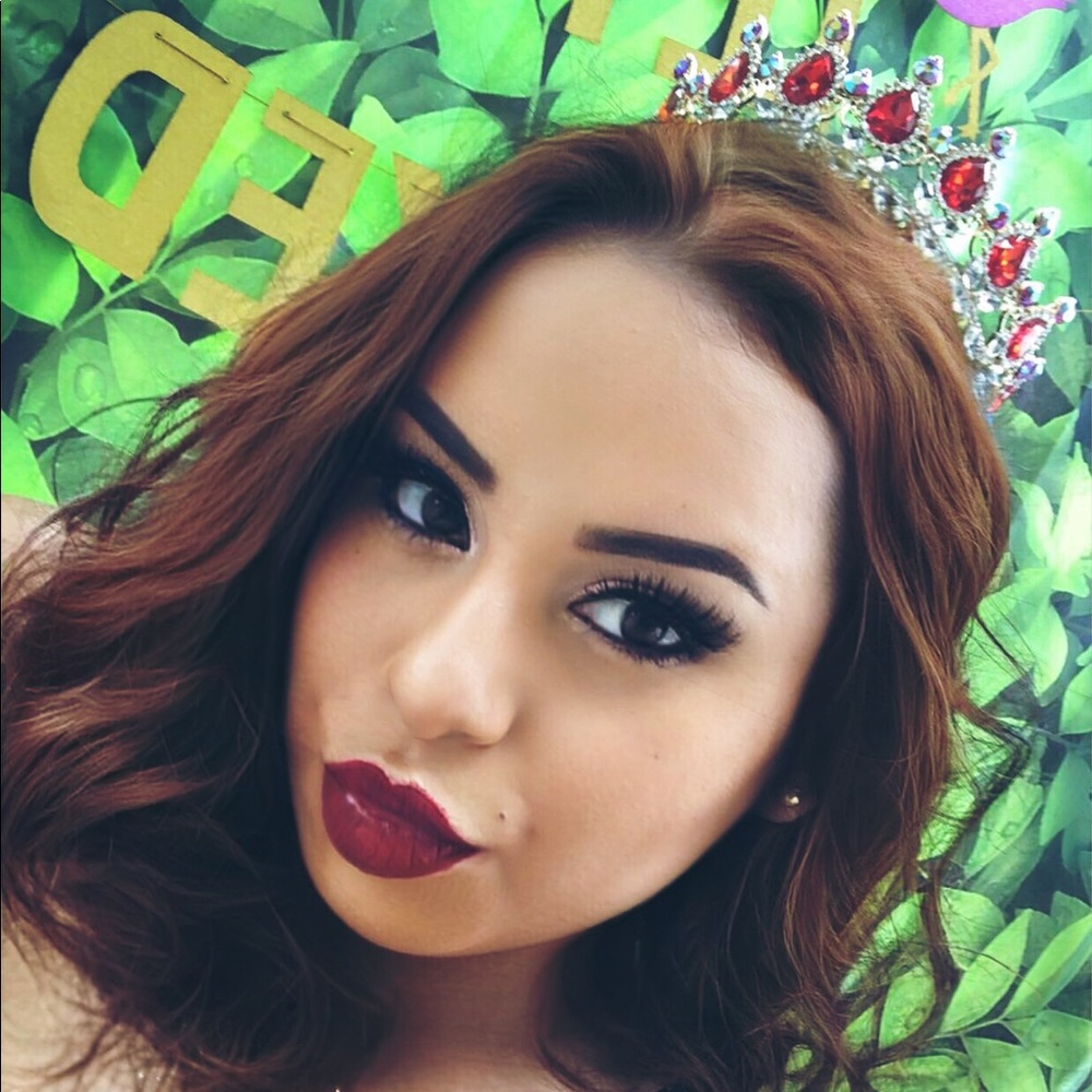 Meet your Posher, Jasmine